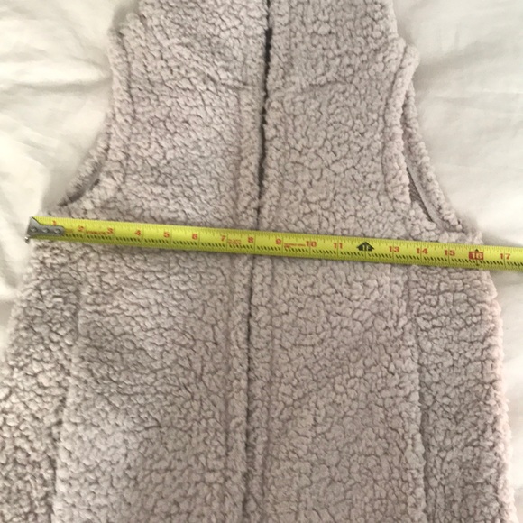 Soft HoodedTeddy Vest NWOT - Picture 5 of 5